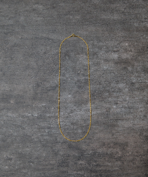 THEFT(セフト)の「THEFT セフト / K18GP FIGARO CHAIN NECKLACE シルバー925フィガロチェーンネックレス 50cm 18金コーティング(ネックレス・メンズ・ゴールド・50cm)」の5枚目の写真