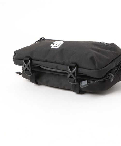 MLB（メジャーリーグベースボール）の「MLB CORDURA ワンポイントロゴショルダーバッグ2【パドレス】（ショルダーバッグ・レディース・ブラック/カーキ・FREE）」の4枚目の写真