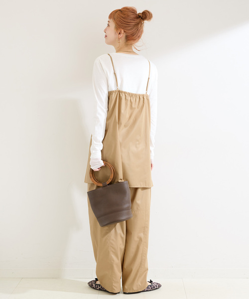 Simplicite（サンプリシテ）の「《2点セット》手洗い可 / チンツ加工ロングキャミソール / パンツセット（つなぎ/オールインワン・レディース・ブラック/ベージュ・FREE）」の9枚目の写真