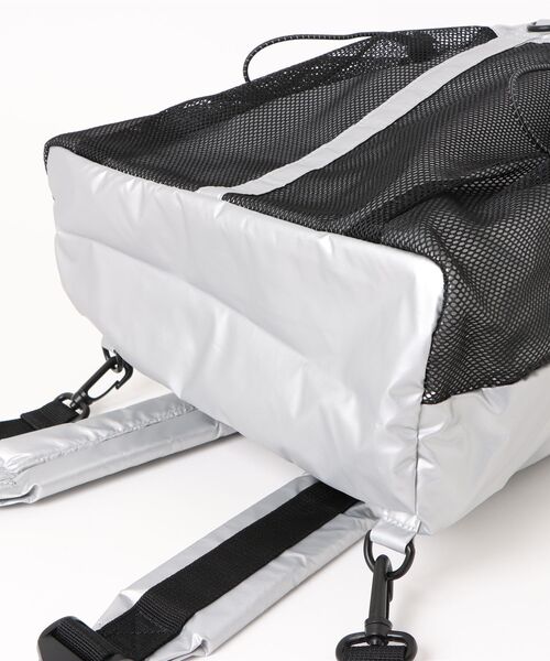 Dickies（ディッキーズ）の「【Dickies】DK SL 3WAY MP DS SACK / ディッキーズ シンセティックレザー スリーウェイ ナップザック（ショルダーバッグ・メンズ・ブラック/シルバー/アイボリー・FREE）」の6枚目の写真