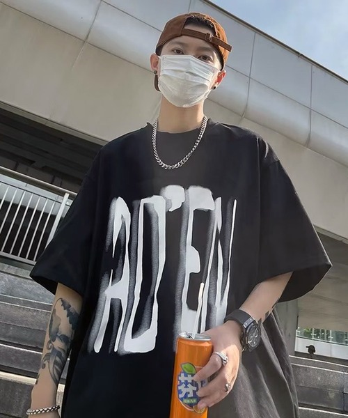 THE HITSS（ヒッツ）の「グラフィティ ロゴプリント オーバーサイズTシャツ（Tシャツ/カットソー・メンズ・ホワイト/ブラウン/ブラック・FREE）」の3枚目の写真