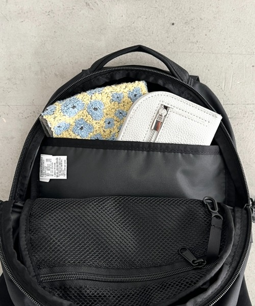 THE NORTH FACE（ザノースフェイス）の「国内未発売 THE NORTH FACE(ザ・ノースフェイス)/軽量 10L ミニ バックパック リュック/BOREALIS MINI BACKPACK（バックパック/リュック・レディース・ブラック/ホワイト/クリーム・FREE）」の21枚目の写真