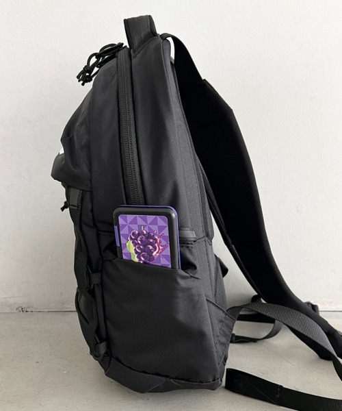 THE NORTH FACE（ザノースフェイス）の「国内未発売 THE NORTH FACE(ザ・ノースフェイス)/軽量 10L ミニ バックパック リュック/BOREALIS MINI BACKPACK（バックパック/リュック・レディース・ブラック/ホワイト/クリーム・FREE）」の19枚目の写真