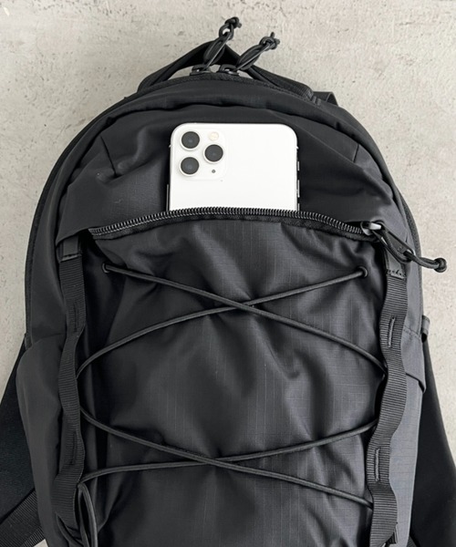 THE NORTH FACE（ザノースフェイス）の「国内未発売 THE NORTH FACE(ザ・ノースフェイス)/軽量 10L ミニ バックパック リュック/BOREALIS MINI BACKPACK（バックパック/リュック・レディース・ブラック/ホワイト/クリーム・FREE）」の13枚目の写真
