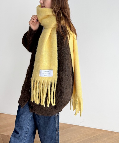 CANAL JEAN(キャナルジーン)の「SUPERTHANKS ワントーンビッグマフラー(マフラー・レディース・グレー/イエロー・ONE SIZE)」の2枚目の写真