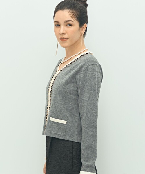 NOLLEY’S（ノーリーズ）の「チェーンブレードVネックカーディガン（カーディガン/ボレロ・レディース・ブラック/グレー・38）」の7枚目の写真