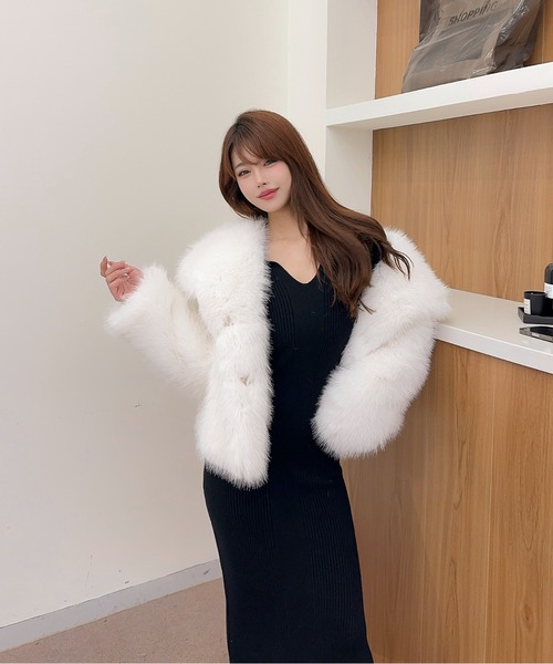 Jasmine Grandiflorum(ジャスミングランディフローラム)の「【Jasmine】ビックカラーエコファーコート (AW)(その他アウター・レディース・ブラック/オフホワイト/ダークグレー/ベージュ・FREE)」の10枚目の写真