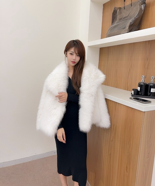 Jasmine Grandiflorum(ジャスミングランディフローラム)の「【Jasmine】ビックカラーエコファーコート (AW)(その他アウター・レディース・ブラック/オフホワイト/ダークグレー/ベージュ・FREE)」の9枚目の写真