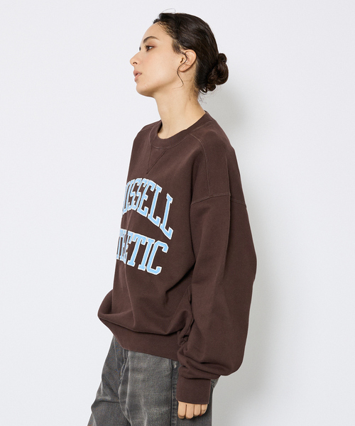 Russell Athletic（ラッセルアスレティック）の「【RUSSELL ATHLETIC/ラッセル アスレチック】フロントワッペンロゴスウェットスウェット/ユニセックス（スウェット・メンズ・ネイビー/ブラウン/グレー・M/L/XL）」の2枚目の写真