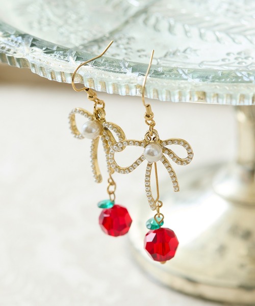 Rose Tiara(ローズティアラ)の「チェリーリボンピアス(ピアス(両耳用)・レディース・ゴールド・FREE)」の2枚目の写真