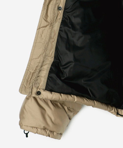 GYMPHLEX（ジムフレックス）の「Gymphlex | ダウン フードショートジャケット WOMEN（ダウンジャケット/コート・レディース・ベージュ/ブラック・14）」の11枚目の写真