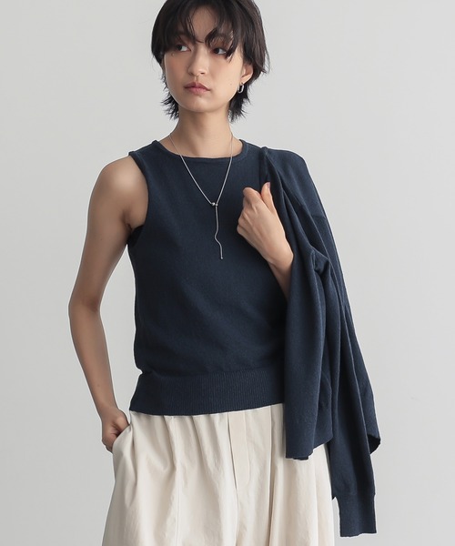 for/c(フォーシー)の「コンパクトアンサンブルニット【サスティナブル】(カーディガン/ボレロ・レディース・グレー/アイボリー/レッド/ネイビー・M/L/LL)」の3枚目の写真