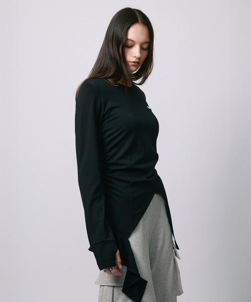 led.tokyo（レッドトウキョウ）の「【led.tokyo】ASYMMETRY FRILL TOPS/アシンメトリーフリルトップス（Tシャツ/カットソー・レディース・チャコールグレー/ブラック/ベージュ・FREE）」の5枚目の写真