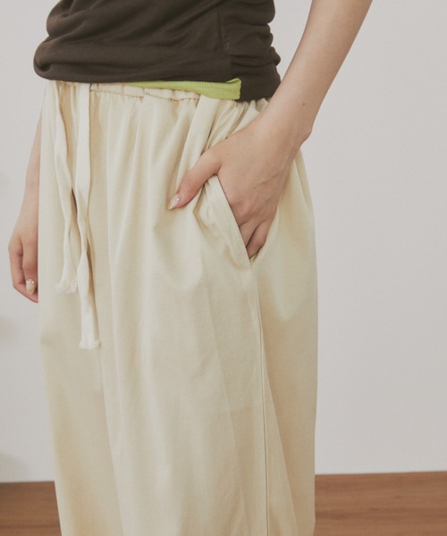 MERLOT（メルロー）の「【ウエストゴム】ツイルタッチイージーワイドパンツ（その他パンツ・レディース・ブラウン/ベージュ/ネイビー・FREE）」の6枚目の写真