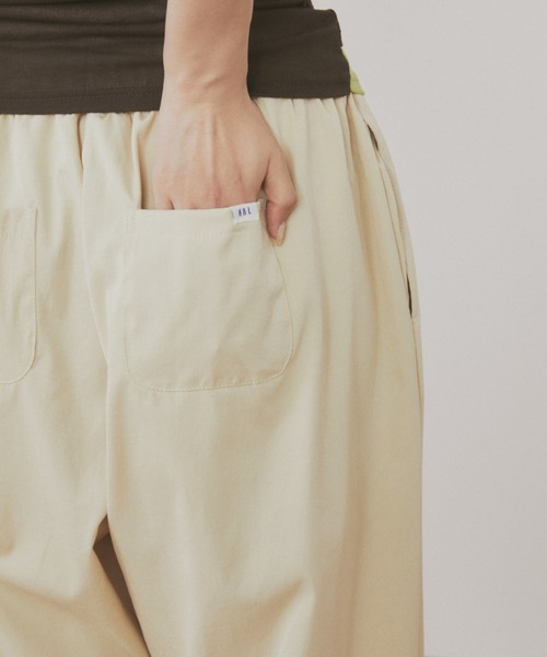 MERLOT（メルロー）の「【ウエストゴム】ツイルタッチイージーワイドパンツ（その他パンツ・レディース・ブラウン/ベージュ/ネイビー・FREE）」の7枚目の写真