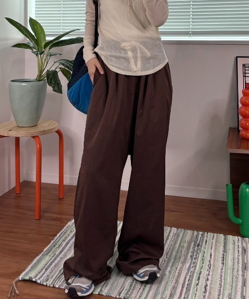 MERLOT（メルロー）の「【ウエストゴム】ツイルタッチイージーワイドパンツ（その他パンツ・レディース・ブラウン/ベージュ/ネイビー・FREE）」の15枚目の写真