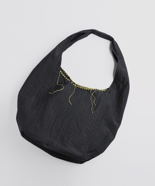 BALLAST ARK（バラストアーク）の「BALLAST ARK / バラストアーク：Oval Embroid Bag：BA12-BG01[AST]（トートバッグ・メンズ・ブラック×イエロー/ブラック×ホワイト/ブラック系その他/ブラック×パープル・FREE）」の4枚目の写真
