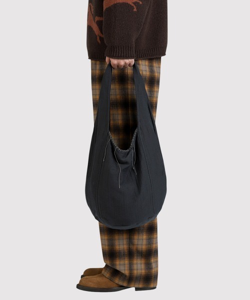 BALLAST ARK（バラストアーク）の「BALLAST ARK / バラストアーク：Oval Embroid Bag：BA12-BG01[AST]（トートバッグ・メンズ・ブラック×イエロー/ブラック×ホワイト/ブラック系その他/ブラック×パープル・FREE）」の11枚目の写真