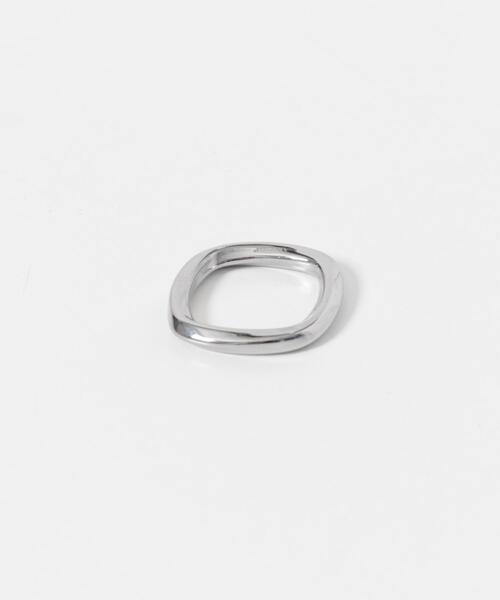 SMELLY(スメリー)の「ステンレスニュアンススクエアリング(リング・メンズ・シルバー・16)」の4枚目の写真