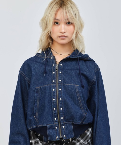 atmos pink(アトモスピンク)の「atmos pink Studs Denim Hoodie / アトモス ピンク スタッズ デニム フーディー(その他アウター・レディース・ブルー/ブラック・FREE)」の2枚目の写真
