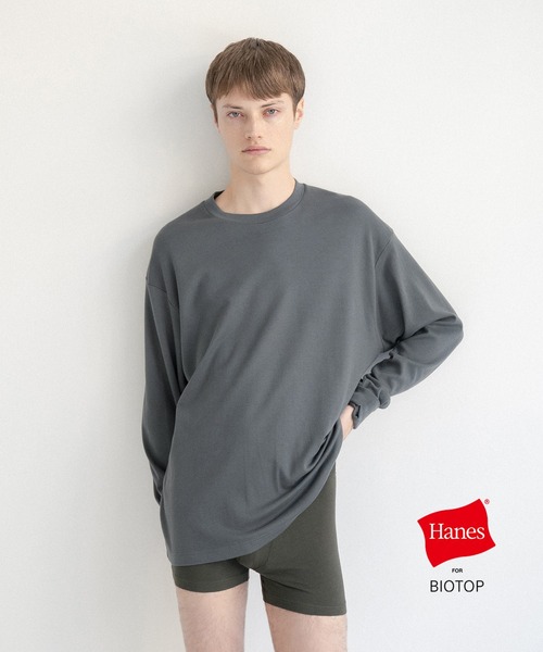 BIOTOP（ビオトープ）の「【Hanes for BIOTOP】 Comfort Crew Neck Pullover with Thumbhole EX（Tシャツ/カットソー・メンズ・ブラック/ホワイト/スミクロ・S/M/L/XL）」の3枚目の写真