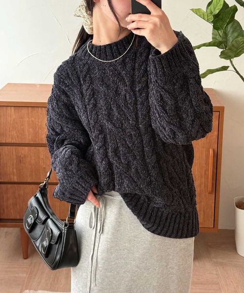 MUHET(ミュエータ)の「velour chenille yarn cable knit sweater / ベロアモールケーブルニット(ニット/セーター・レディース・ピンク/ネイビー/アイボリー・FREE)」の1枚目の写真