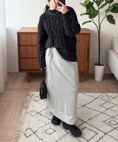 MUHET(ミュエータ)の「velour chenille yarn cable knit sweater / ベロアモールケーブルニット(ニット/セーター・レディース・ピンク/ネイビー/アイボリー・FREE)」の6枚目の写真