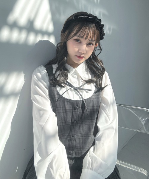 AS KNOW AS plus（アズノゥアズプラス）の「♪リボンデザイン ベストドッキングチェックブラウス セットアップ対応（シャツ/ブラウス・レディース・グレー系その他/ブラック系その他/グレー系その他2/サックスブルー系2/ブラック系その他2・FREE）」の3枚目の写真