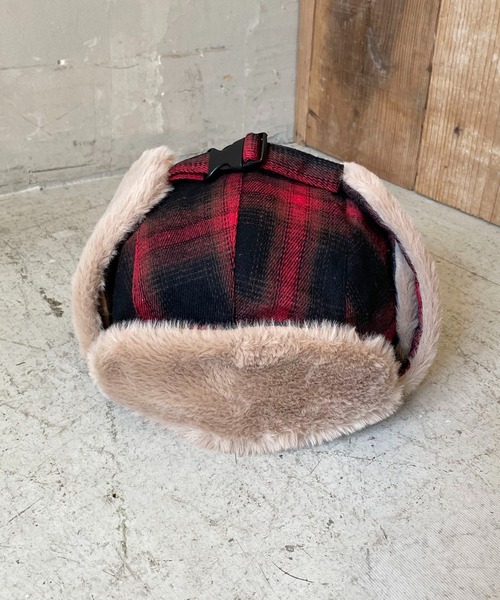 SPINNS（スピンズ）の「2WAYオンブレチャック柄フライトキャップ/防寒/耳当て付き/アビエーター帽/ユニセックス（キャップ・メンズ・ブラック系その他/レッド系その他・ONESIZE）」の11枚目の写真