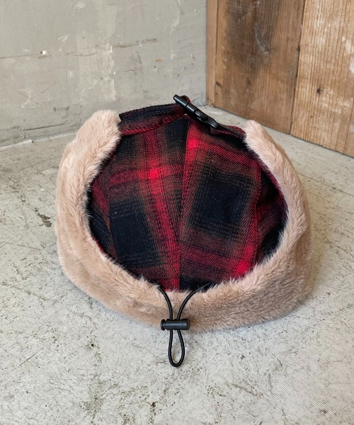 SPINNS（スピンズ）の「2WAYオンブレチャック柄フライトキャップ/防寒/耳当て付き/アビエーター帽/ユニセックス（キャップ・メンズ・ブラック系その他/レッド系その他・ONESIZE）」の13枚目の写真