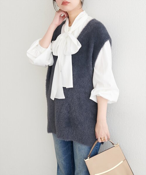 natural couture（ナチュラルクチュール）の「フェザーヤーンニットベスト（ベスト・レディース・ブラウン/チャコールグレー/オフホワイト・FREE）」の15枚目の写真