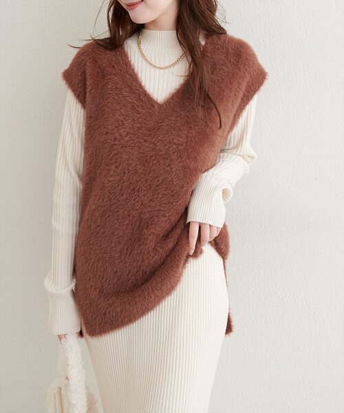 natural couture（ナチュラルクチュール）の「フェザーヤーンニットベスト（ベスト・レディース・ブラウン/チャコールグレー/オフホワイト・FREE）」の18枚目の写真