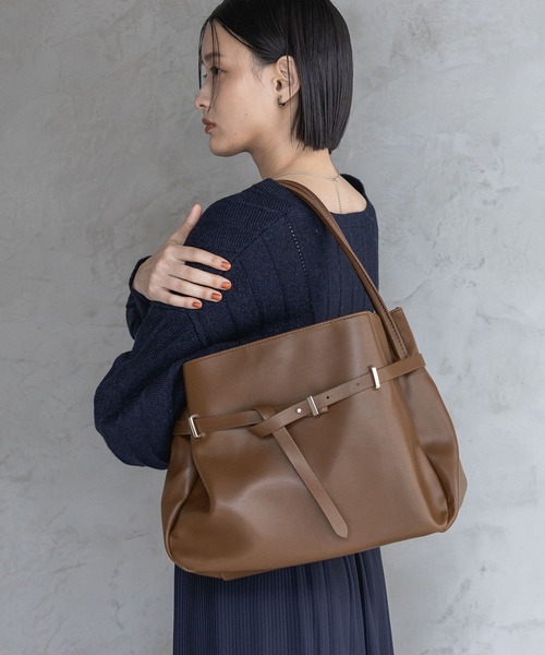 A part by(アパートバイ)の「ベルトツキバッグ(トートバッグ・レディース・ブラウン/ブラック・FREE)」の1枚目の写真