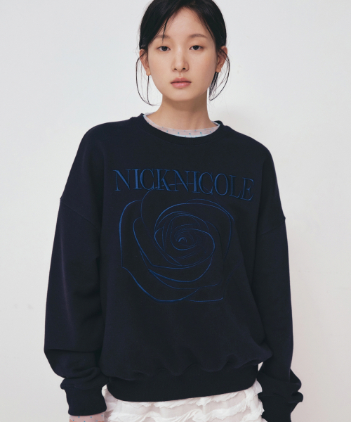 NICK&NICOLE(ニックアンドニコール)の「VOLUME NICOLE ROSE SWEATSHIRT_NAVY BLUE(スウェット・レディース・その他・FREE)」の1枚目の写真