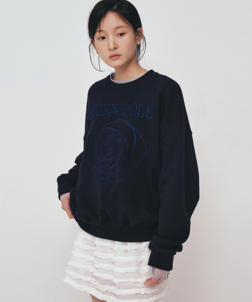 NICK&NICOLE(ニックアンドニコール)の「VOLUME NICOLE ROSE SWEATSHIRT_NAVY BLUE(スウェット・レディース・その他・FREE)」の2枚目の写真