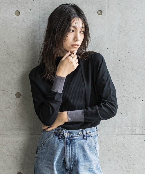 MAYSON GREY(メイソングレイ)の「ボトルネック配色ニットプルオーバー≪手洗い可能≫(ニット/セーター・レディース・オフホワイト/ブラック/ライトグレー/ブルー・M)」の2枚目の写真