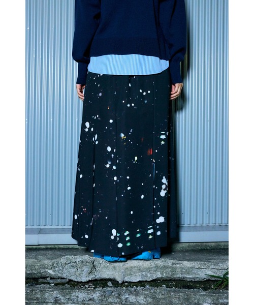 ENFOLD（エンフォルド）の「TOKYO SNOWING ランダムスリットスカート（スカート・レディース・ブラック・38/36）」の4枚目の写真