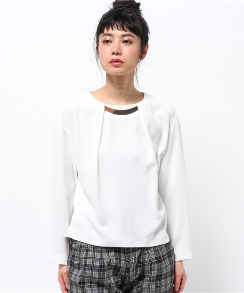 N.（N. Natural Beauty Basic）（エヌエヌナチュラルビューティーベーシック）の「プレートネックブラウス（シャツ/ブラウス・レディース・ホワイト/ネイビー・MEDIUM）」の9枚目の写真