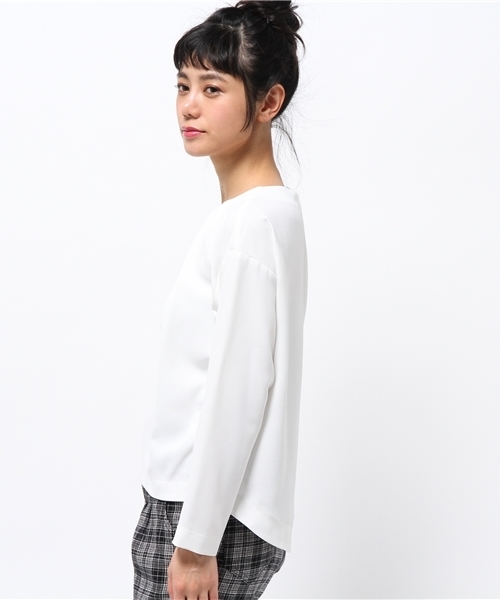 N.（N. Natural Beauty Basic）（エヌエヌナチュラルビューティーベーシック）の「プレートネックブラウス（シャツ/ブラウス・レディース・ホワイト/ネイビー・MEDIUM）」の10枚目の写真