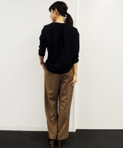 N.（N. Natural Beauty Basic）（エヌエヌナチュラルビューティーベーシック）の「プレートネックブラウス（シャツ/ブラウス・レディース・ホワイト/ネイビー・MEDIUM）」の8枚目の写真