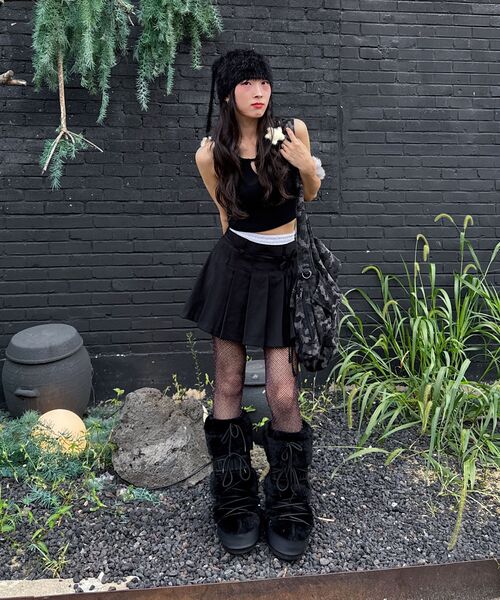 ARI(アリ)の「MILD PLEATS SKIRT PANTS / BLACK(スカート・レディース・ブラック・FREE/MEDIUM/SMALL)」の5枚目の写真