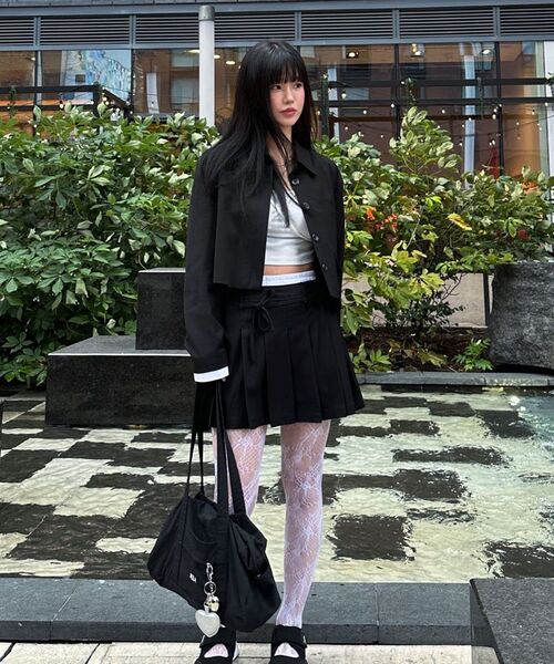 ARI(アリ)の「MILD PLEATS SKIRT PANTS / BLACK(スカート・レディース・ブラック・FREE/MEDIUM/SMALL)」の4枚目の写真