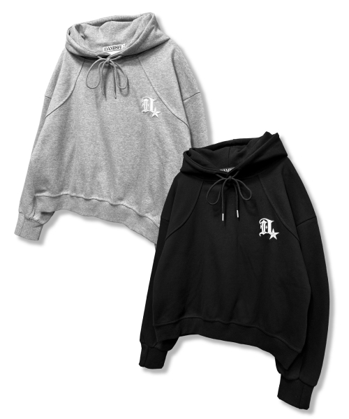 DAMISH(ダミシュ)の「ゴシック3Dシンボル刺繍フードパーカー_ブラック(パーカー・レディース・ブラック・MEDIUM/LARGE)」の6枚目の写真