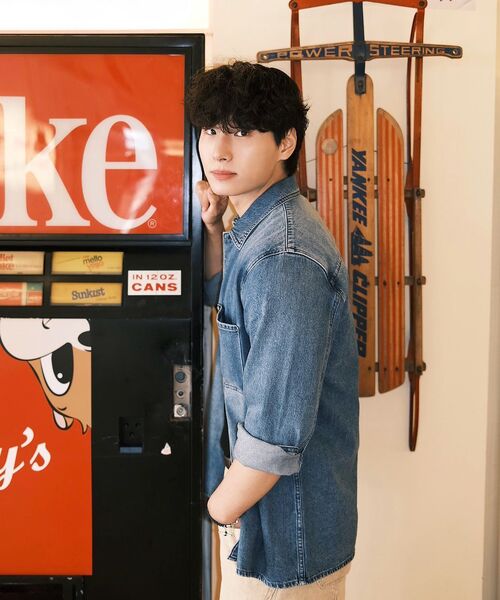 UNGIMMICK(アンジミック)の「WAVE-TUCK WASHED LIGHT PANTS (BEIGE)(デニムパンツ・メンズ・その他・SMALL/MEDIUM/LARGE)」の12枚目の写真
