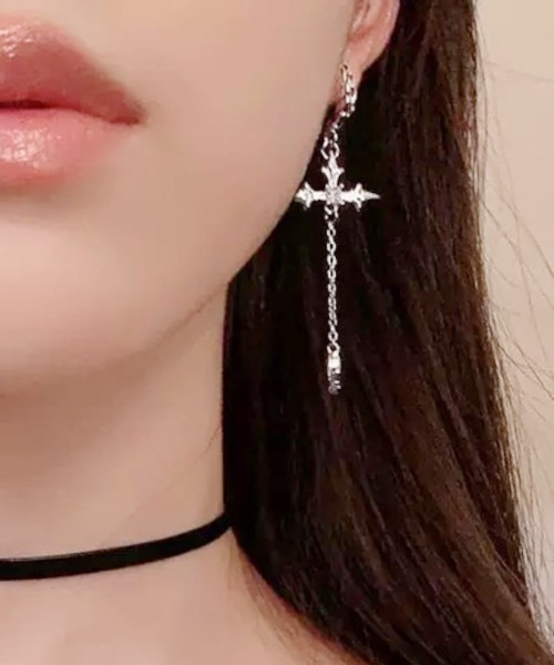 MASHIRO(マシロ)の「【MASHIRO】クロスモチーフドロップチェーンペアピアス(MA/EK472)(ピアス(両耳用)・レディース・シルバー・FREE)」の2枚目の写真