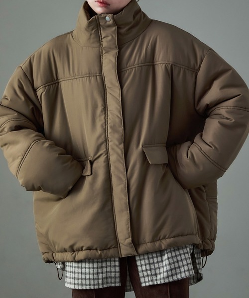 Fashion Letter(ファッションレター)の「スタンドカラー中綿パディングコート(ダウンジャケット/コート・レディース・モカ/オフホワイト/ブラック・M)」の4枚目の写真