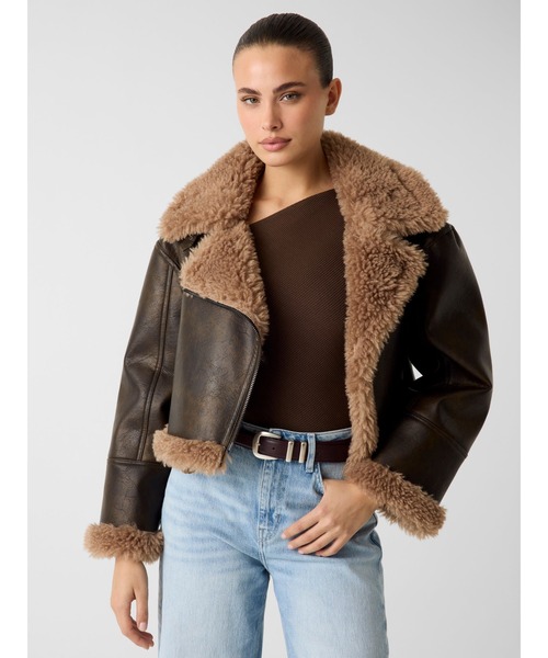 Guess（ゲス）の「YOLENE Faux Shearling Biker ライダースジャケット アウター（ライダースジャケット・レディース・ダークブラウン・MEDIUM/X-SMALL/SMALL）」の5枚目の写真