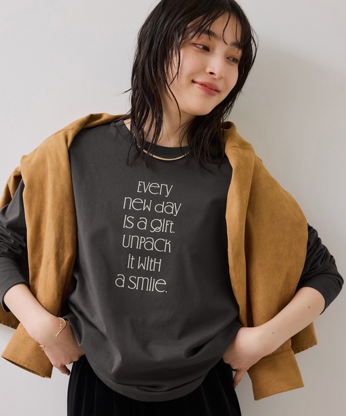 VIS(ビス)の「ロゴ&フォトアソートプリントロンT(Tシャツ/カットソー・レディース・ホワイト/ホワイト系その他/チャコールグレー・FREE)」の3枚目の写真