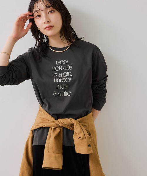 VIS(ビス)の「ロゴ&フォトアソートプリントロンT(Tシャツ/カットソー・レディース・ホワイト/ホワイト系その他/チャコールグレー・FREE)」の10枚目の写真