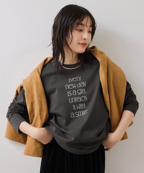 VIS(ビス)の「ロゴ&フォトアソートプリントロンT(Tシャツ/カットソー・レディース・ホワイト/ホワイト系その他/チャコールグレー・FREE)」の13枚目の写真